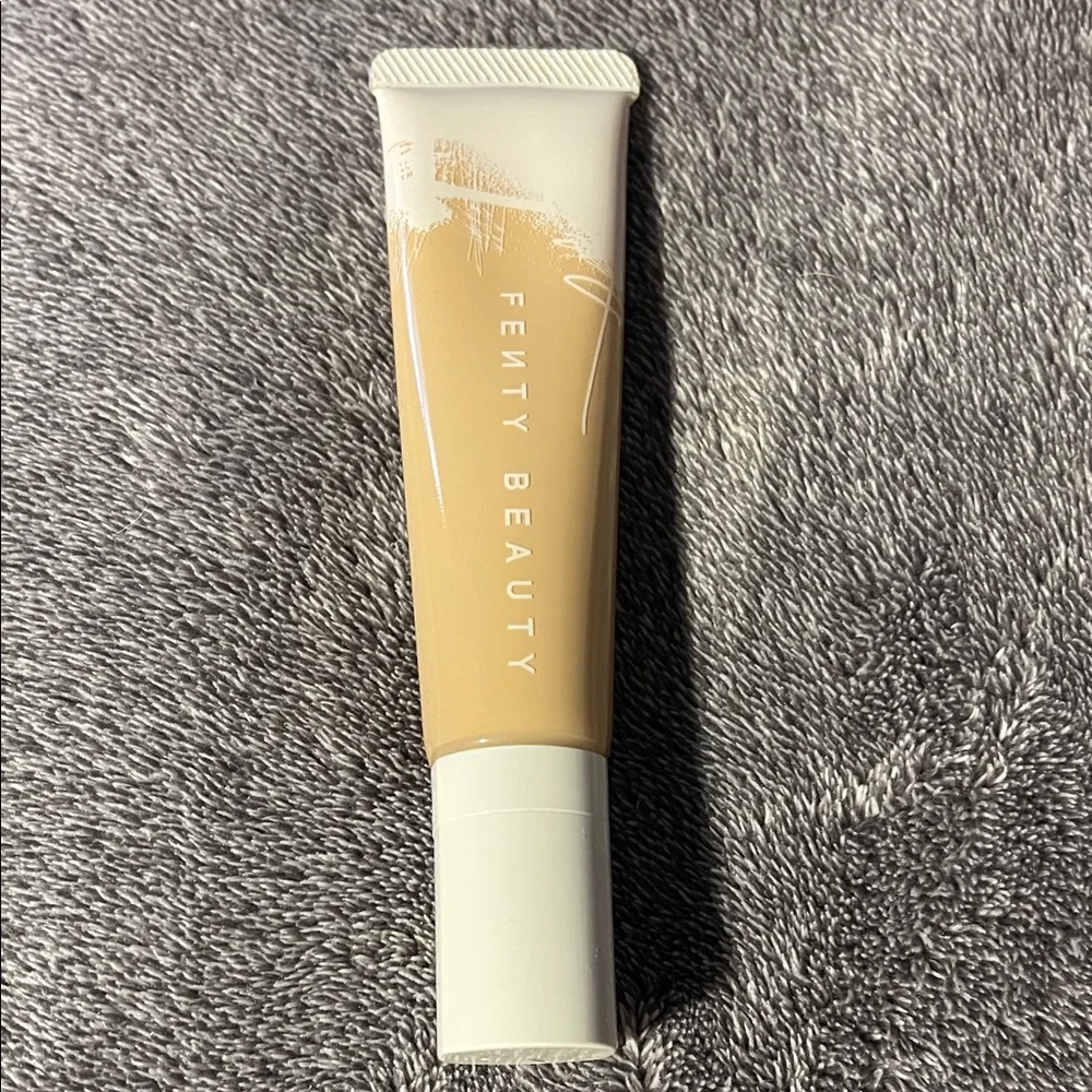 Fenty 230 Pro Filt’r Hydrating Longwear Foundation